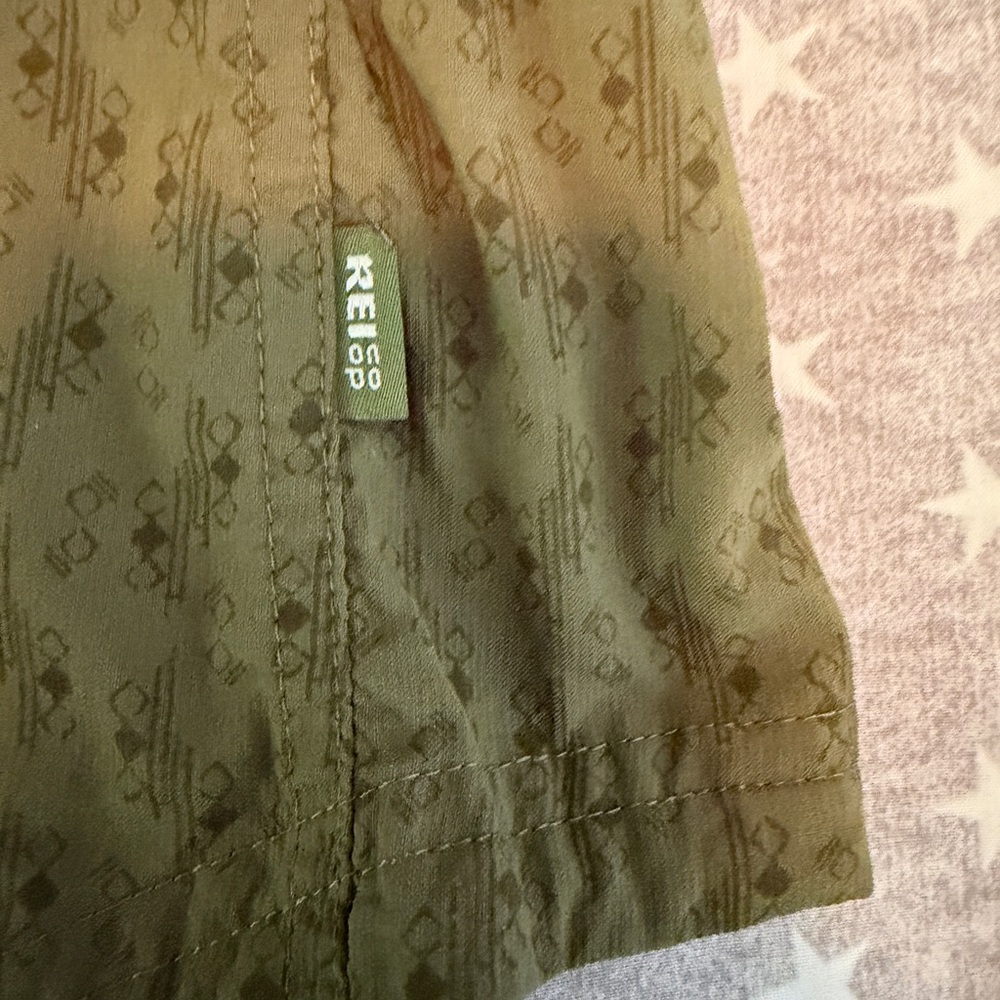 REI women’s long sleeve Sahara button up - green print - size L - Picture 6 of 15